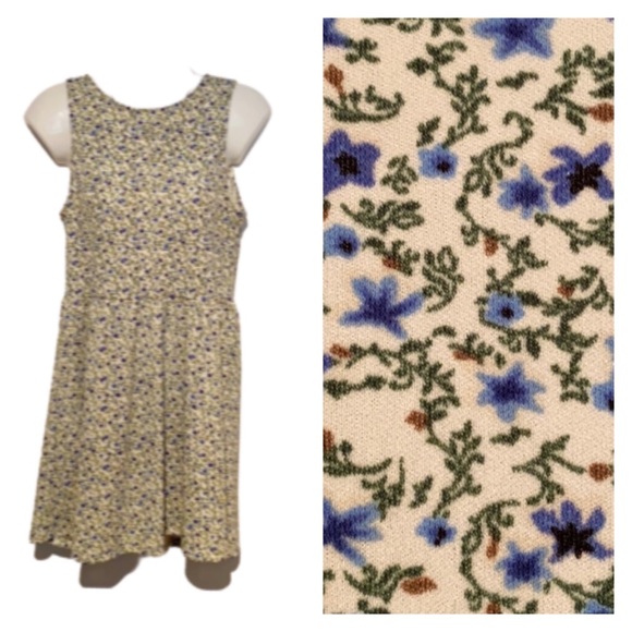 💟 1/2 price $10 💟 Blue Floral dress...like NEW!!! - Picture 10 of 11